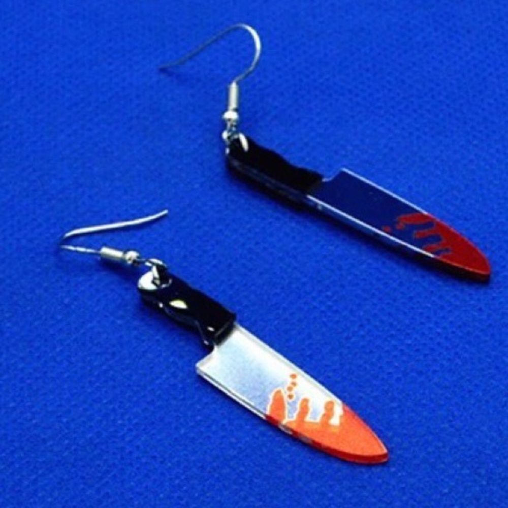 ๐ฎ๐
๐๐๐๐๐๐ฑHalloween Bloody Murder Knife Silver Earrings!๐๐ป - Picture 4 of 4